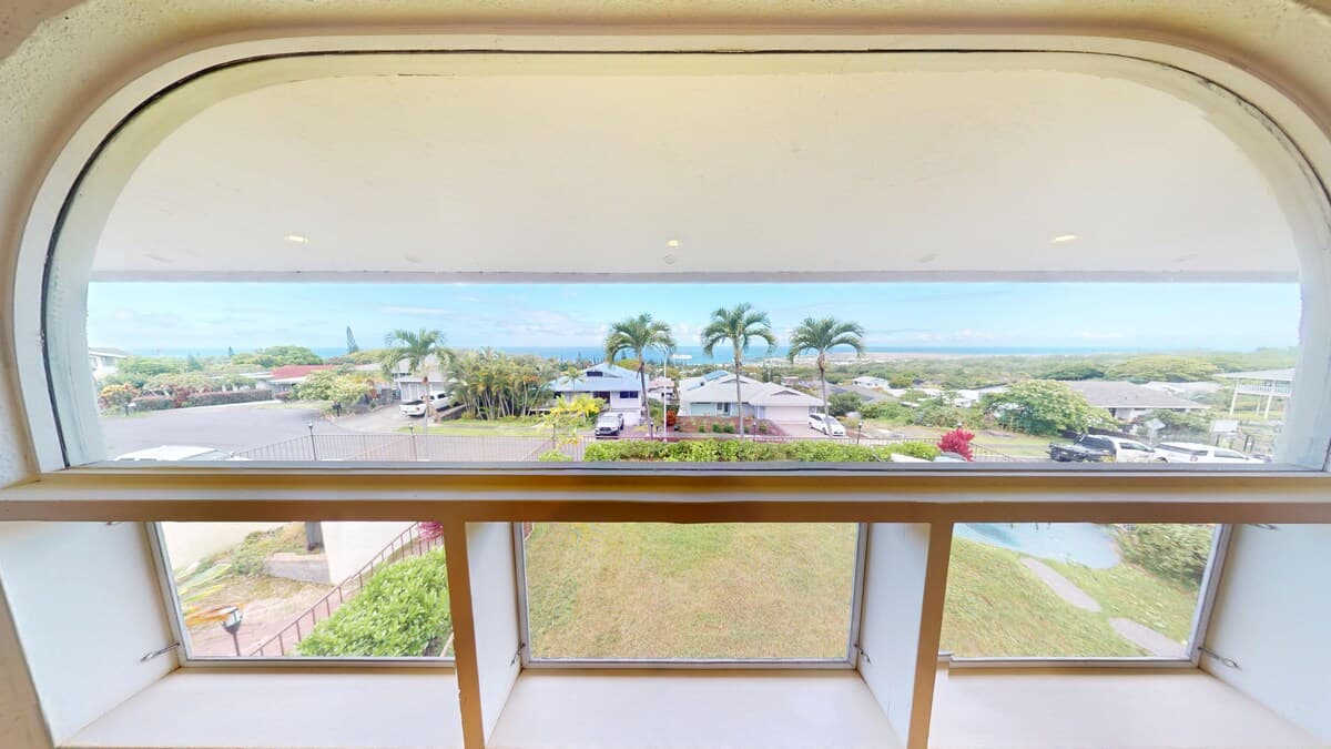 Home in Kailua-Kona · ★4.96 · 3 bedrooms · 4 beds · 2 private baths - Photo 4