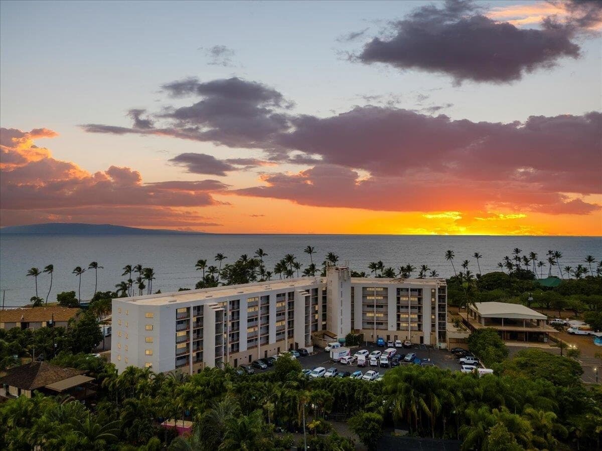Condo in Kihei · ★4.94 · 1 bedroom · 2 beds · 1 private bath - Photo 4