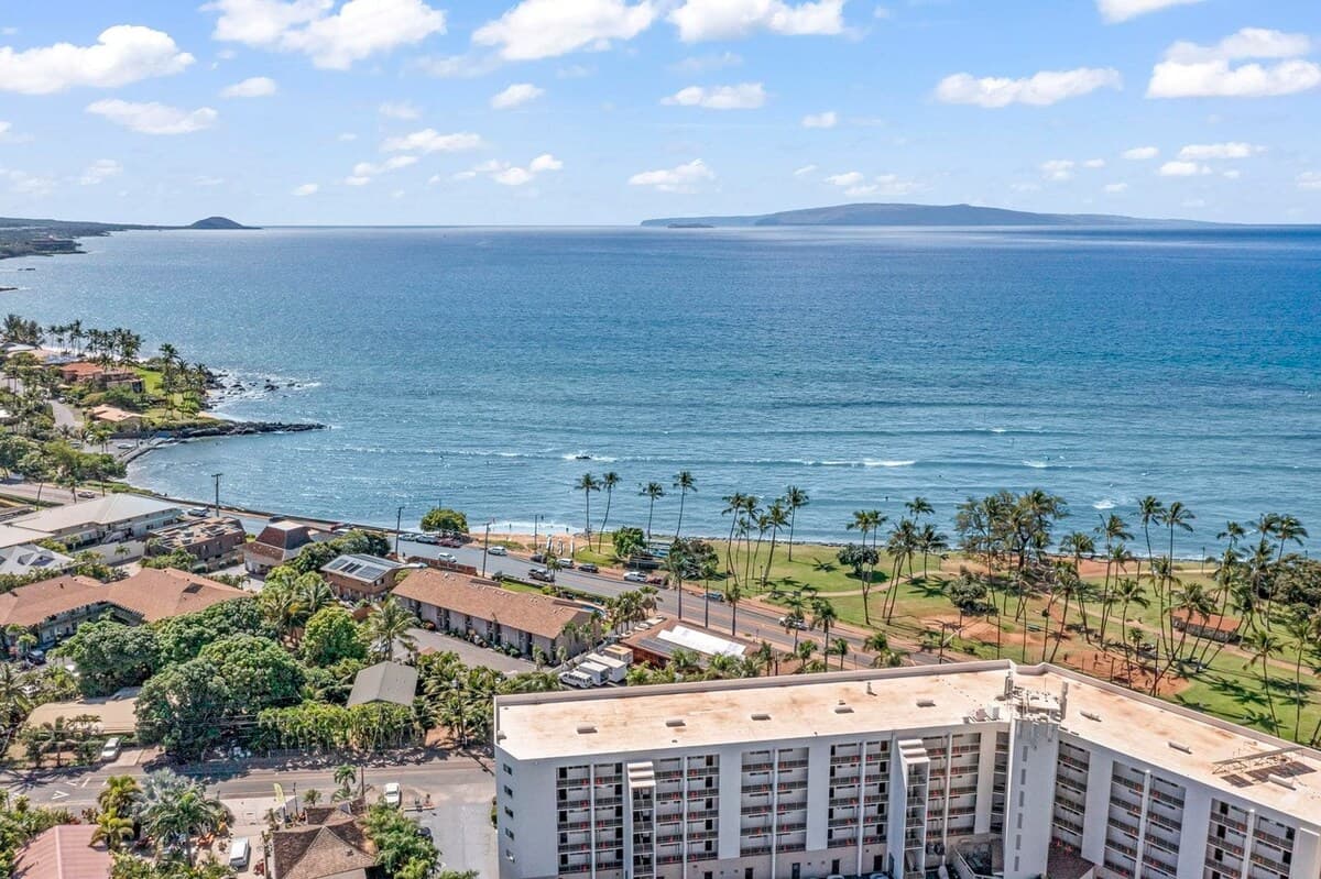 Condo in Kihei · ★4.94 · 1 bedroom · 2 beds · 1 private bath - Photo 5