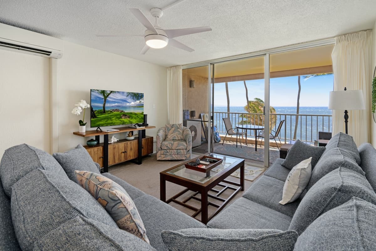 Condo in Kihei · ★4.77 · 1 bedroom · 2 beds · 1 bath - Photo 4