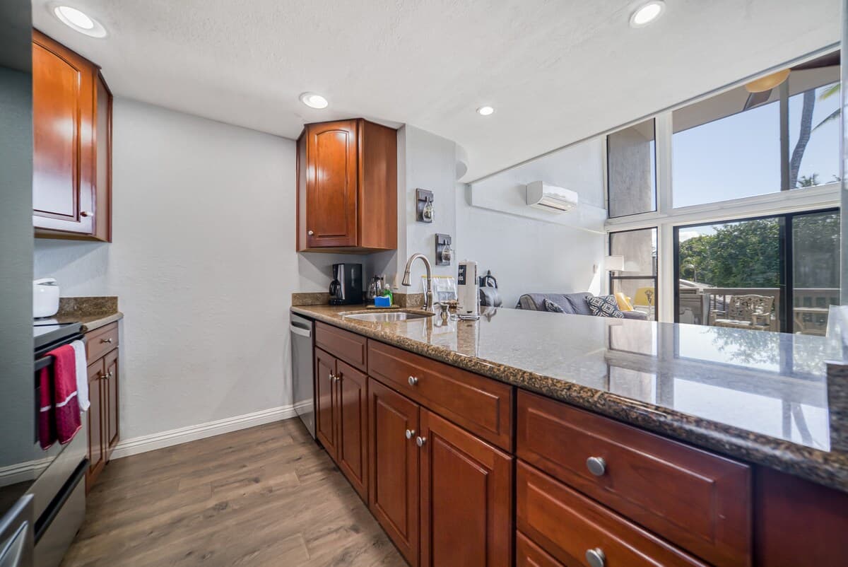 Condo in Kihei · ★4.74 · 2 bedrooms · 3 beds · 2 baths - Photo 5