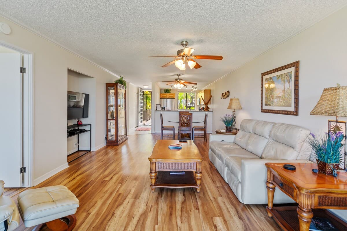 Condo in Kailua-Kona · ★5.0 · 2 bedrooms · 2 beds · 2 private baths - Photo 5