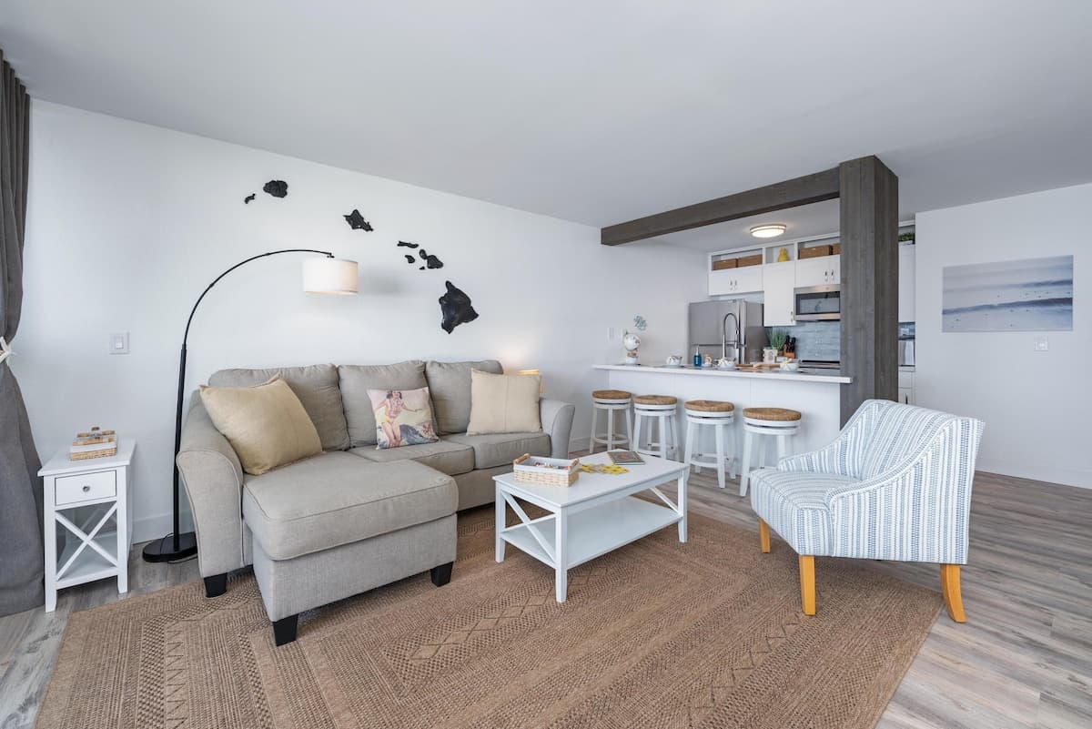 Condo in Kailua-Kona · ★5.0 · 1 bedroom · 2 beds · 1 bath - Photo 4