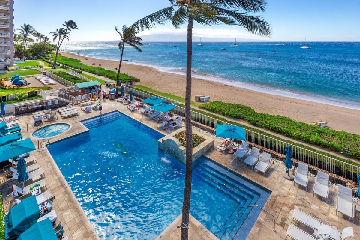 Condo in Lahaina · ★4.8 · 1 bedroom · 2 beds · 2 baths - Photo 5