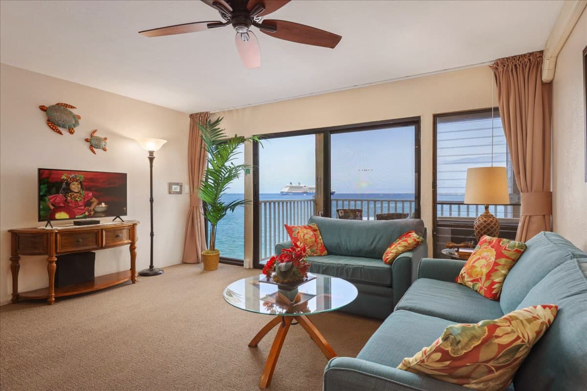 Direct oceanfront condo with AC @ Sea Village - Photo 4