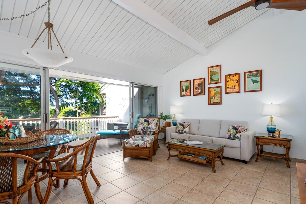 Townhouse in Kailua-Kona · ★4.86 · 1 bedroom · 2 beds · 1 bath - Photo 4