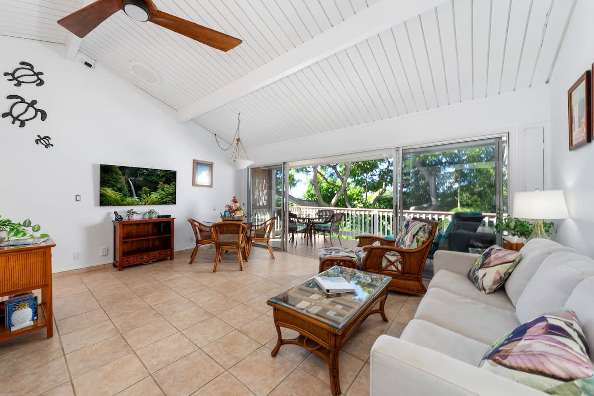 Townhouse in Kailua-Kona · ★4.86 · 1 bedroom · 2 beds · 1 bath - Photo 3