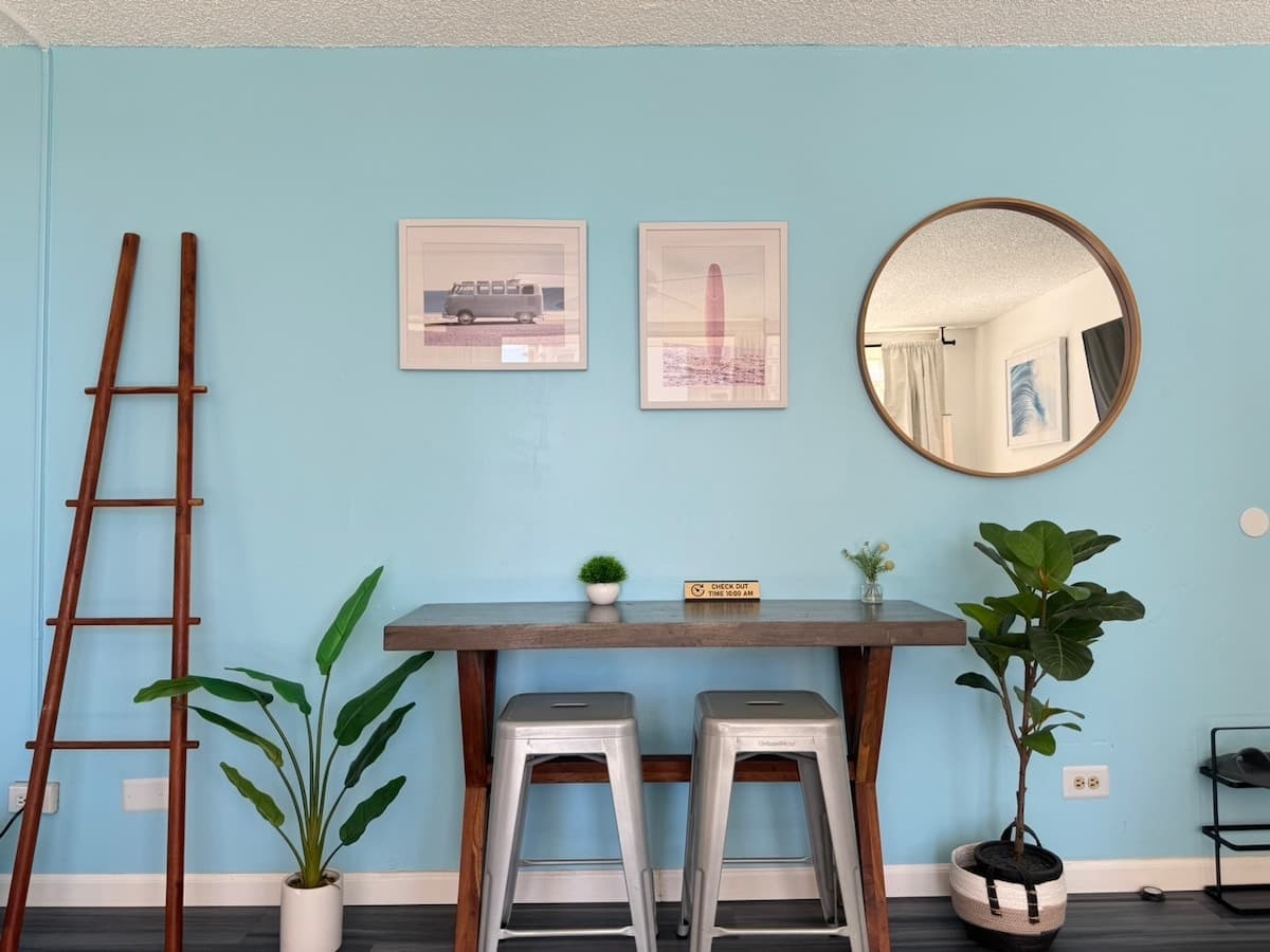Condo in Honolulu · ★4.83 · Studio · 1 bed · 1 private bath - Photo 2