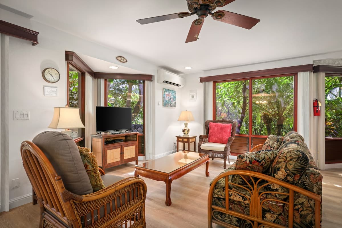 Kanaloa at Kona Fairway View 2 Bedroom 2 Bath - Photo 2
