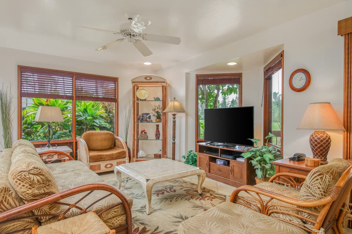 Kanaloa at Kona Fairway View 2 Bedroom 2 Bath - Photo 4