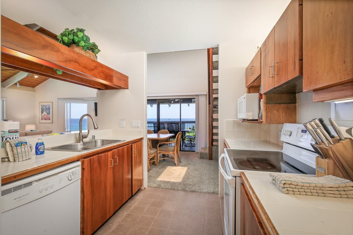 Kanaloa at Kona Oceanfront 2 Bedroom 2 Bath Loft - Photo 5