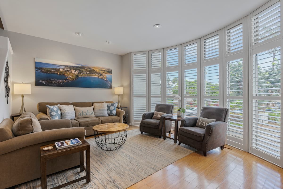 Townhouse in Lahaina · ★4.96 · 3 bedrooms · 5 beds · 2.5 private baths - Photo 2