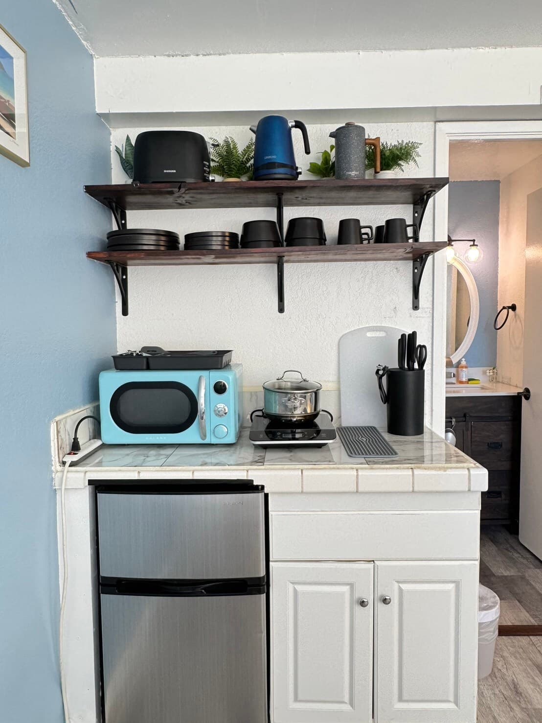 Condo in Honolulu · ★4.65 · Studio · 2 beds · 1 shared bath - Photo 3