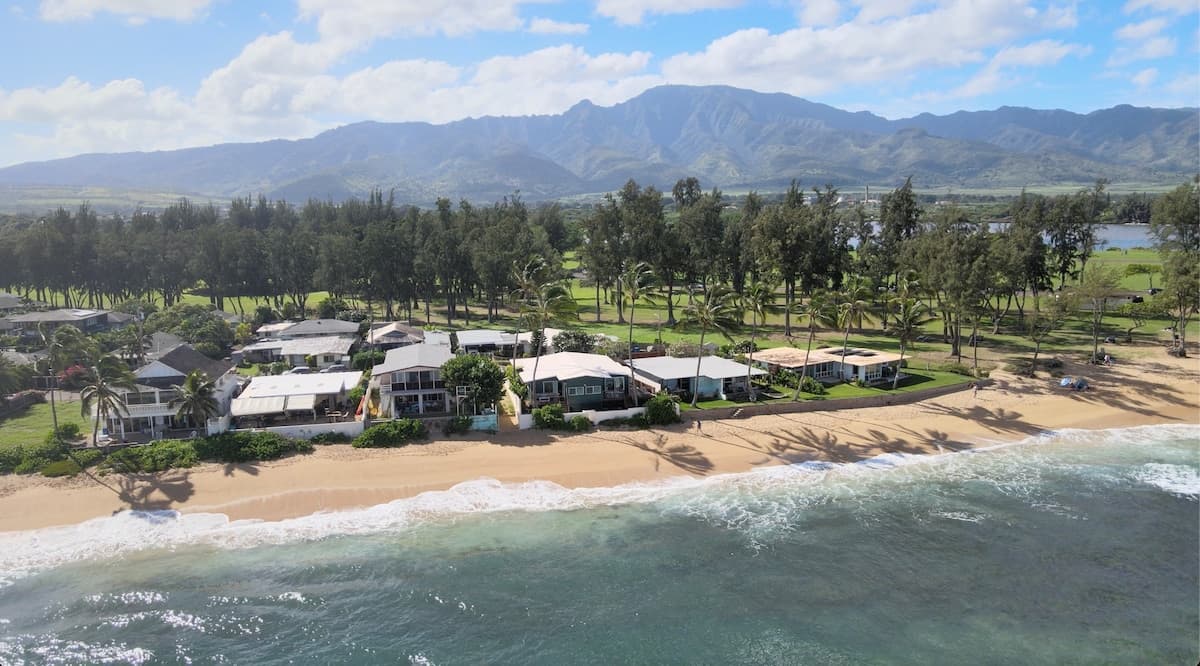 Home in Haleiwa · ★4.98 · 1 bedroom · 1 bed · 1 private bath - Photo 1
