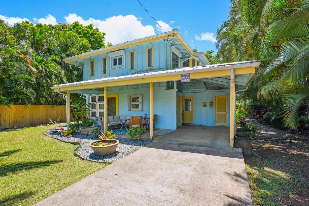 Home in Hanalei · ★4.87 · 5 bedrooms · 6 beds · 2 private baths - Photo 3