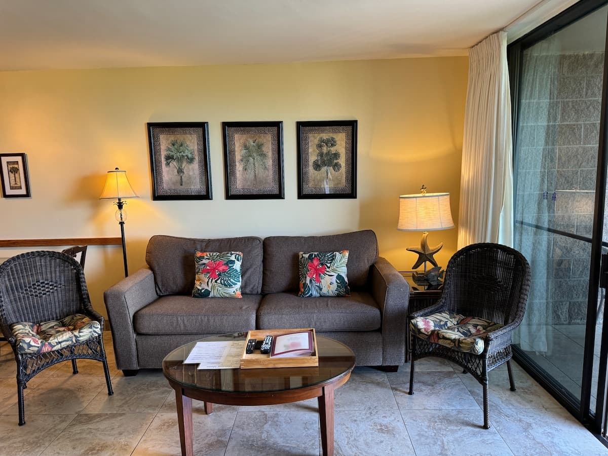 Stunning 2BD/2BA Oceanfront Condo - Photo 4