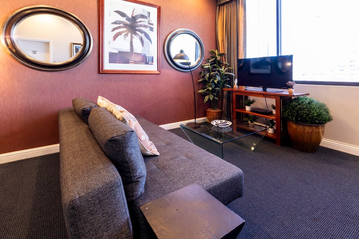 Condo in Honolulu · ★4.45 · 1 bedroom · 3 beds · 1 private bath - Photo 5