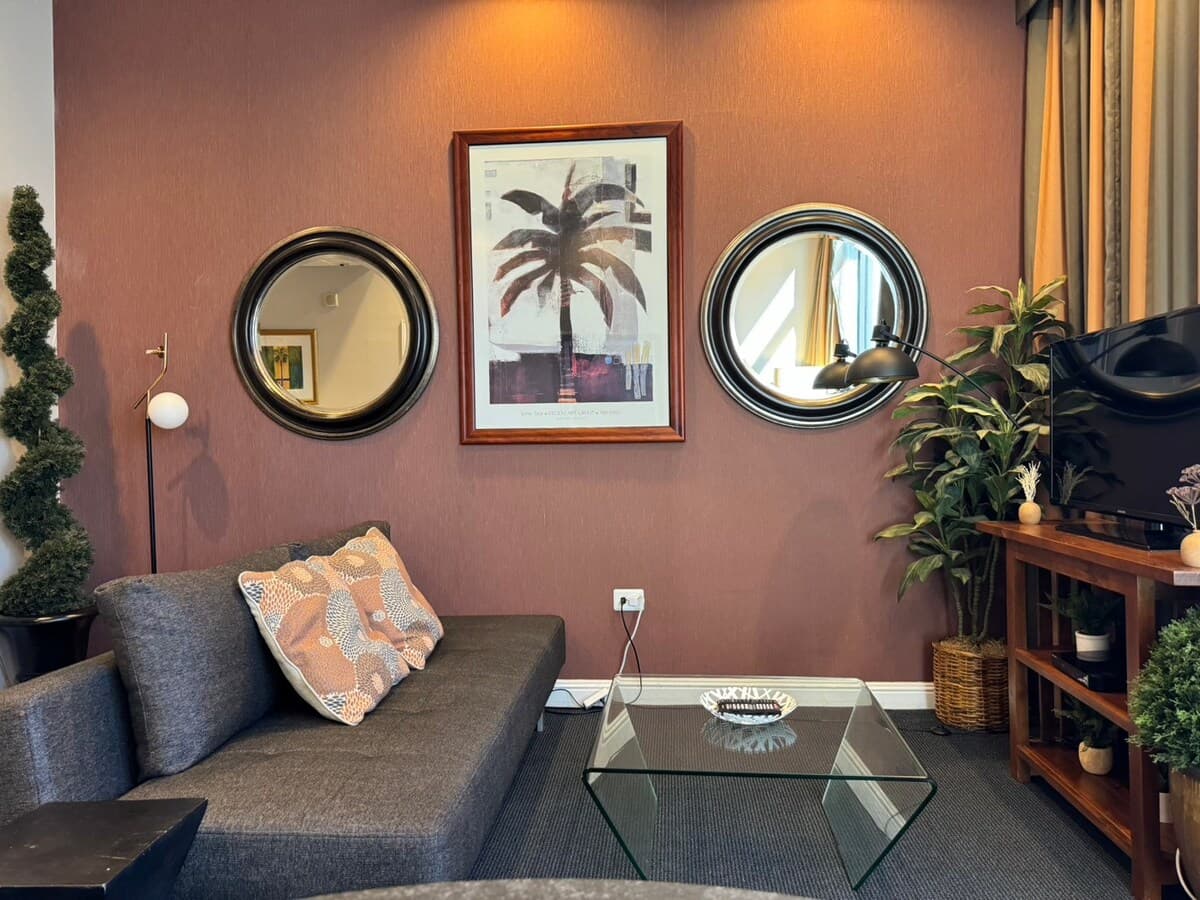 Condo in Honolulu · ★4.45 · 1 bedroom · 3 beds · 1 private bath - Photo 4