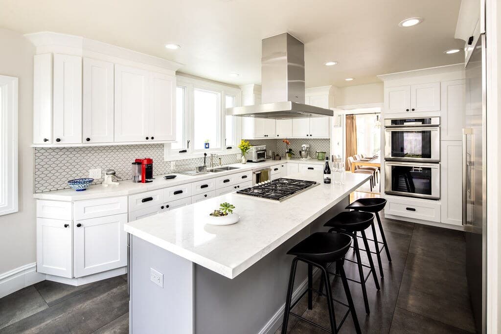 Luxury Home with Ocean View, Peloton & EV Charger - Photo 4