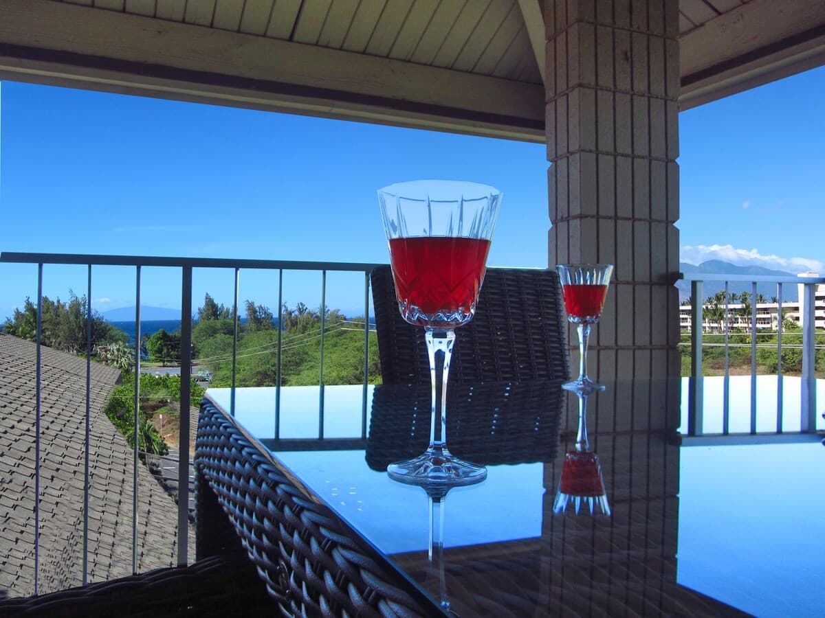Condo in Kihei · ★4.5 · 2 bedrooms · 4 beds · 2 baths - Photo 2