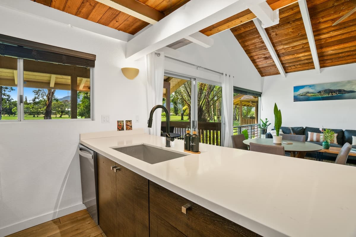 Bright & Airy Home: Waterfall View, Pool & AC - Photo 4