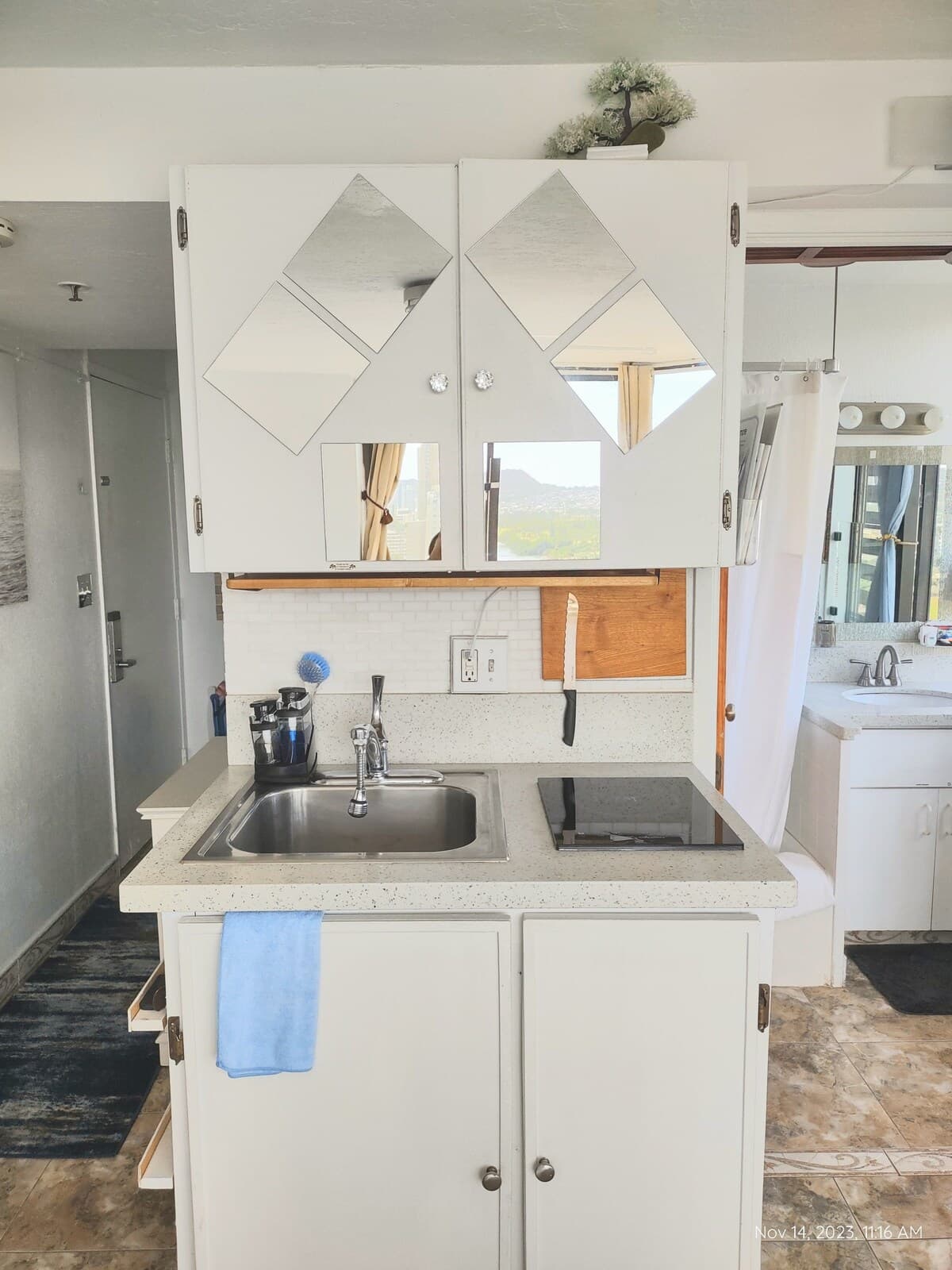 Hotel in Honolulu · ★4.97 · Studio · 1 bed · 1 private bath - Photo 5