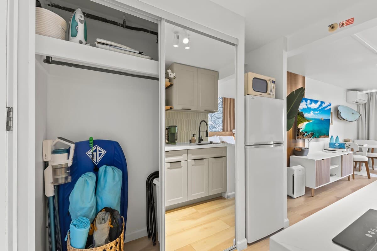 *Modern Beach Walkable! Renovated Waikiki Condo* - Photo 1