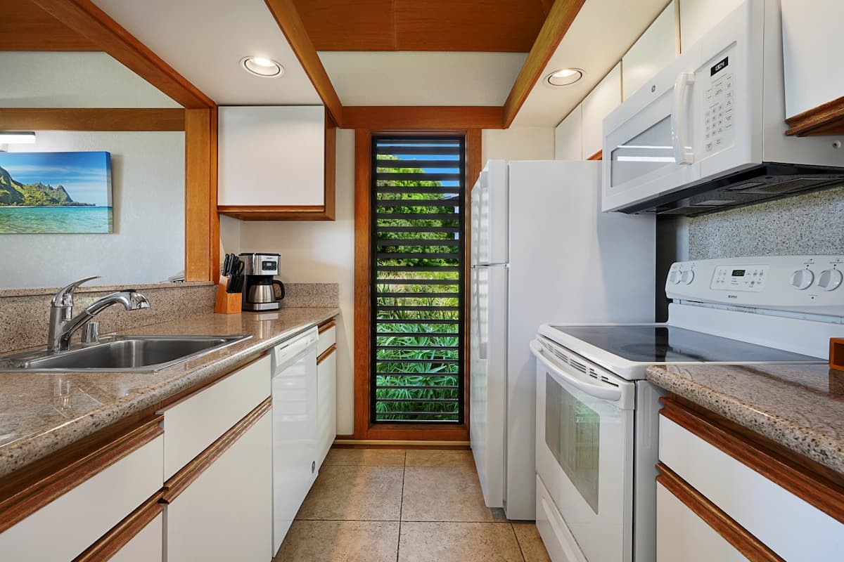 Your Aloha Home, unit 301 on Kauai's sunny side - Photo 4