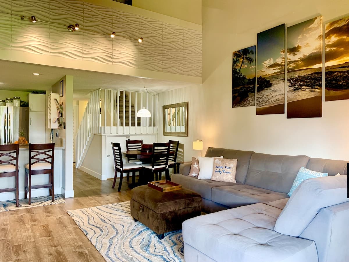 Newly Renovated! Fully Stocked 2 Br/2Ba w/ A/C! - Photo 2