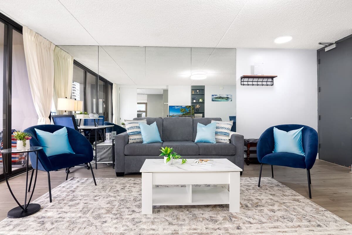Condo in Honolulu · ★4.92 · 1 bedroom · 2 beds · 1 private bath - Photo 2