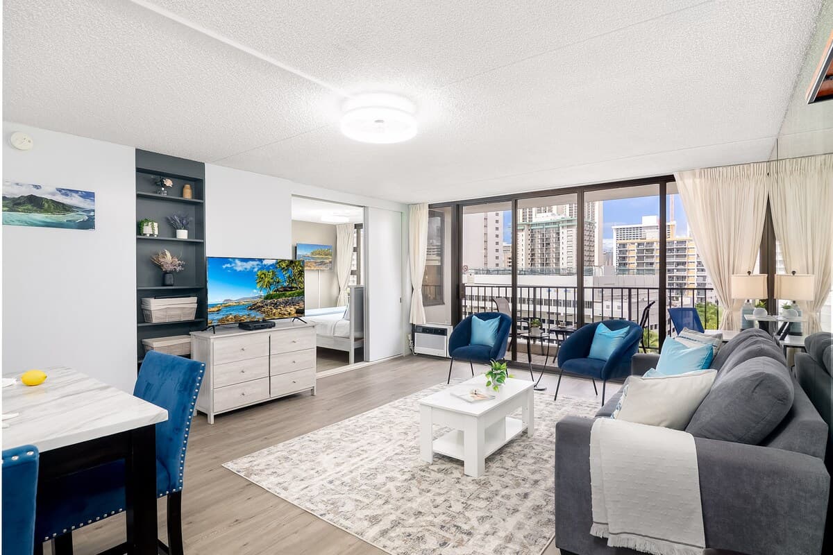 Condo in Honolulu · ★4.92 · 1 bedroom · 2 beds · 1 private bath - Photo 5