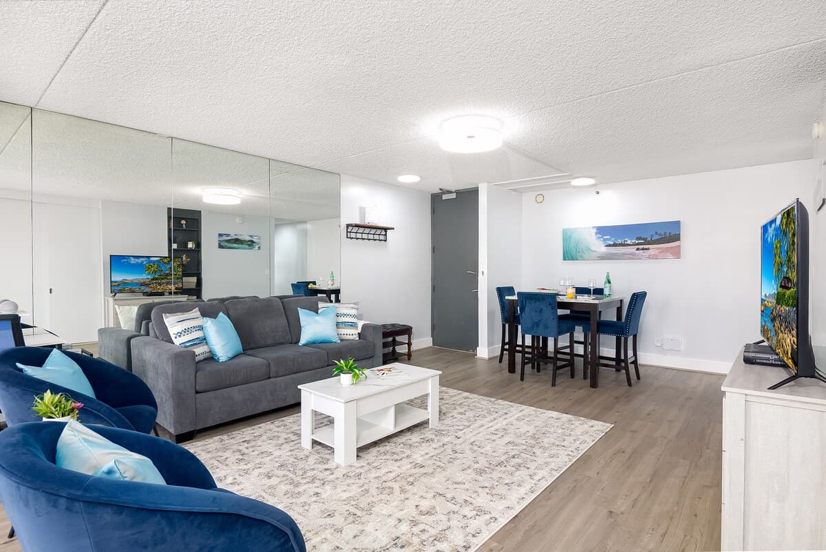 Condo in Honolulu · ★4.92 · 1 bedroom · 2 beds · 1 private bath - Photo 3