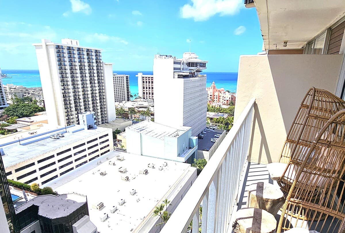 Fully Remodeled! Ocean View! Free Parking! - Photo 3