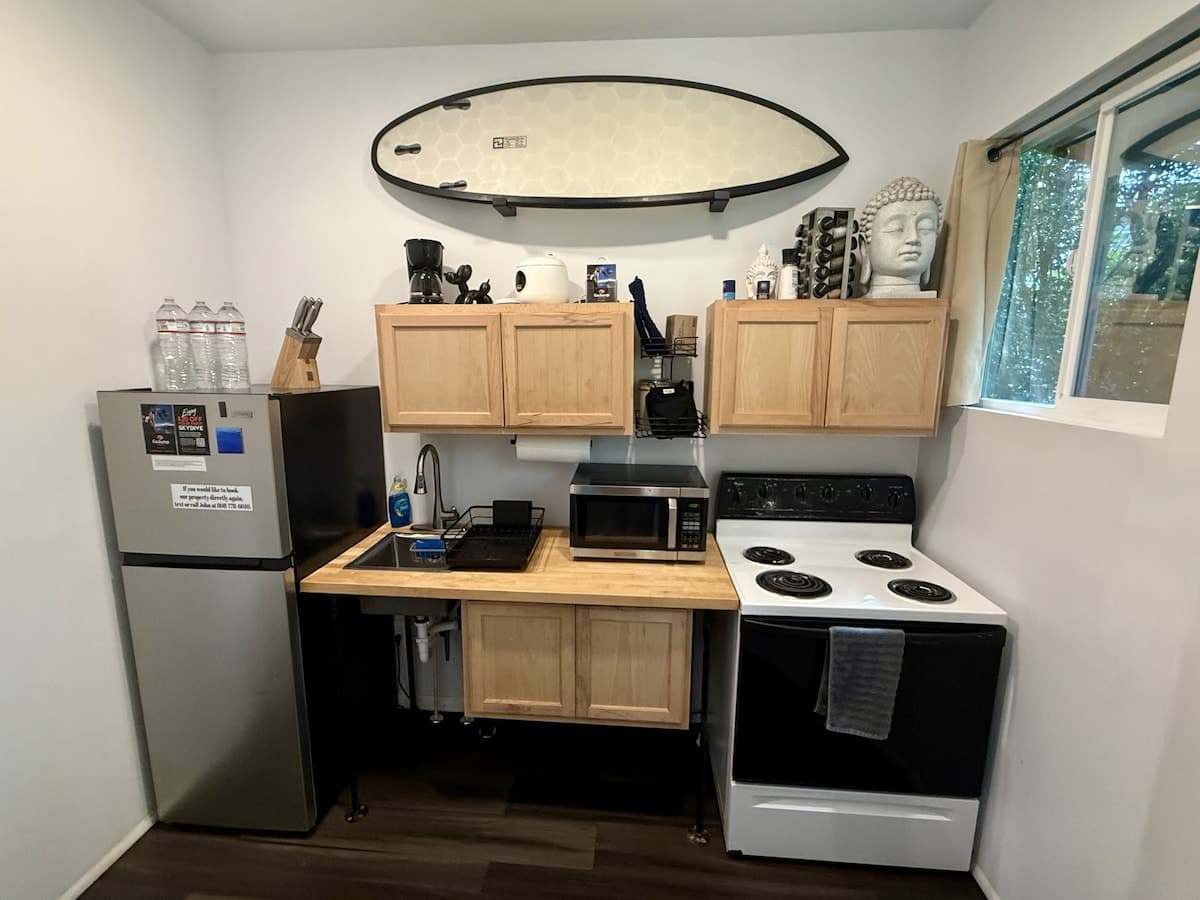 Home in Haleiwa · ★4.75 · 2 bedrooms · 2 beds · 1 private bath - Photo 1