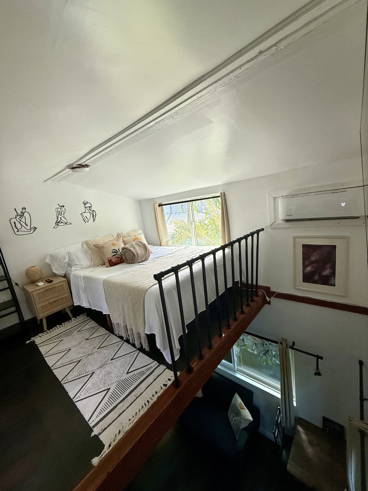 Home in Haleiwa · ★4.75 · 2 bedrooms · 2 beds · 1 private bath - Photo 3