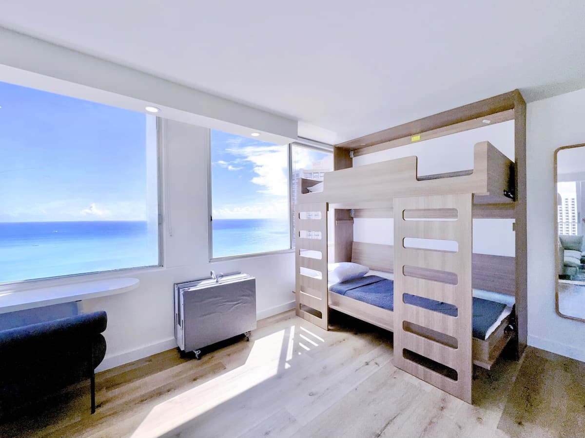 Top FL-Grand Ocean View Suite-Waikiki Beach - Photo 3