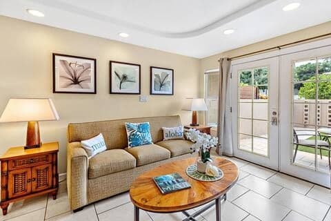 Condo in Kihei · ★4.93 · 1 bedroom · 2 beds · 1 private bath - Photo 5