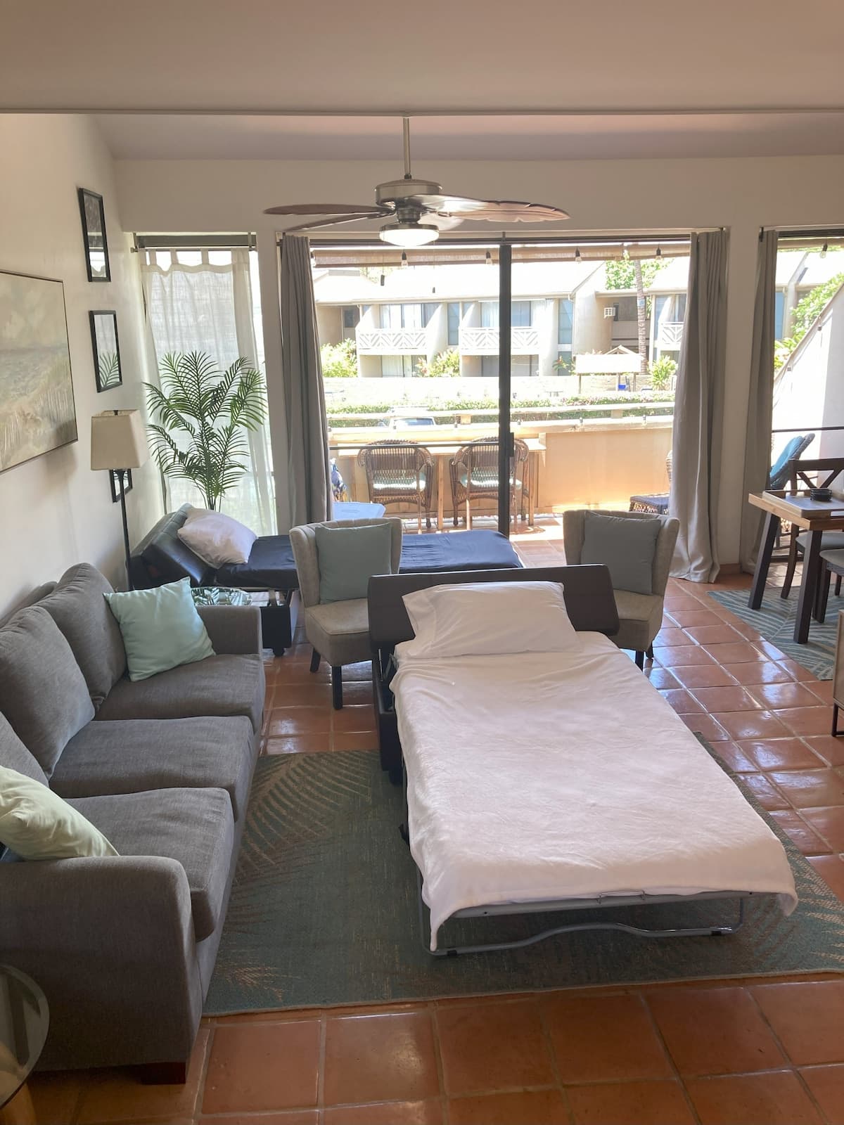 Condo in Kihei · ★4.94 · 2 bedrooms · 4 beds · 1 private bath - Photo 3
