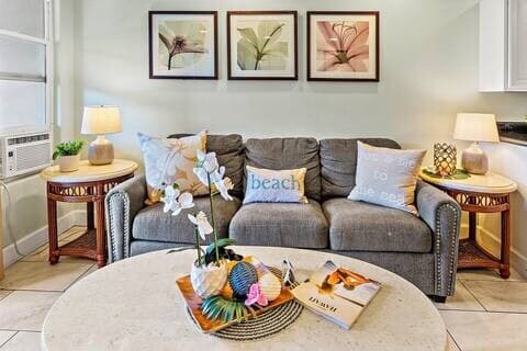 Condo in Kihei · ★4.86 · 1 bedroom · 2 beds · 1 private bath - Photo 4