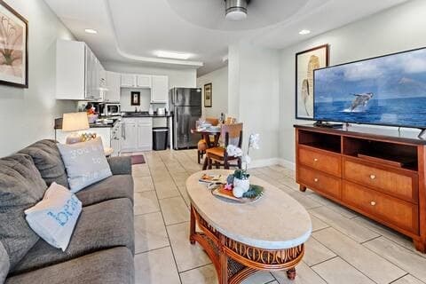 Condo in Kihei · ★4.86 · 1 bedroom · 2 beds · 1 private bath - Photo 3