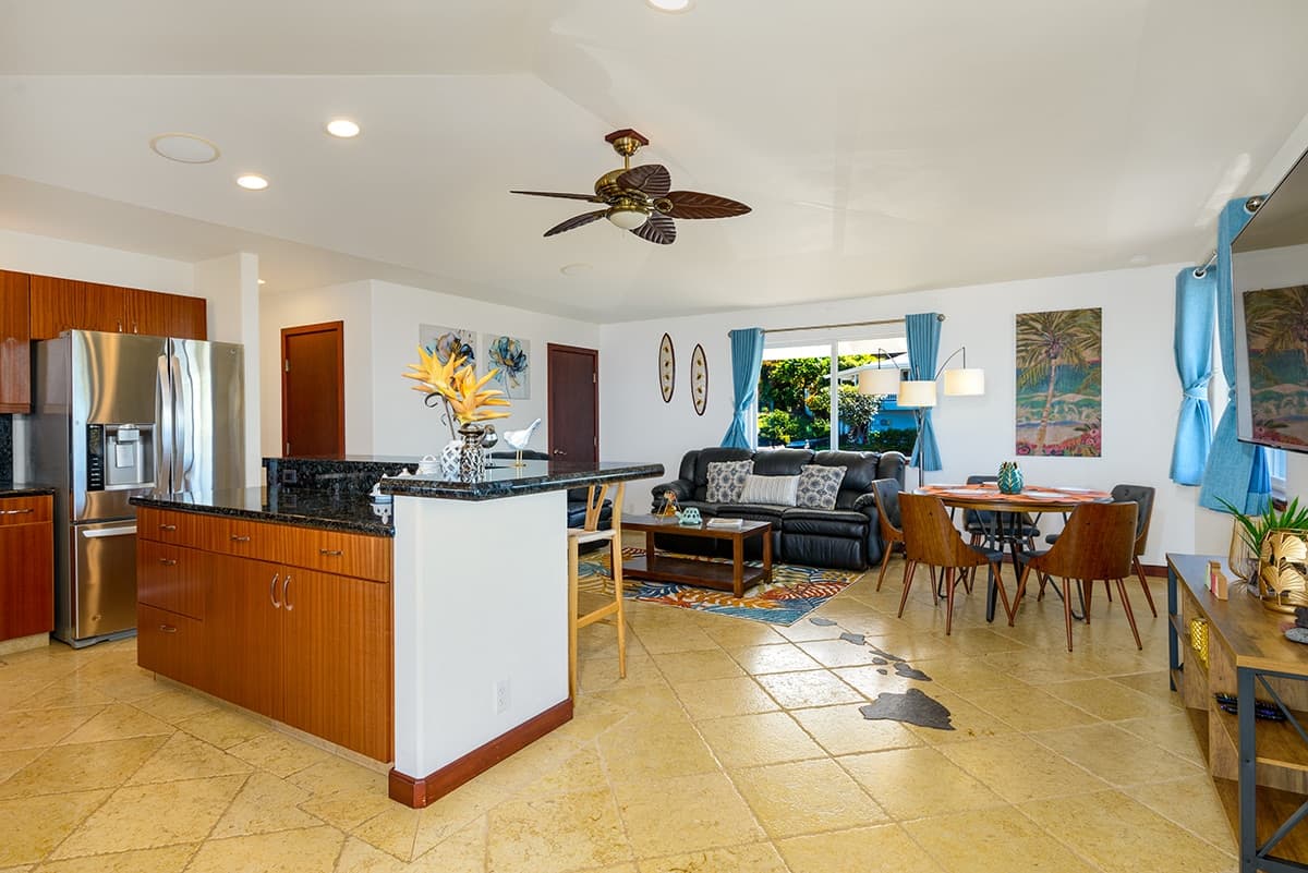Home in Kailua-Kona · ★5.0 · 2 bedrooms · 2 beds · 2.5 baths - Photo 5