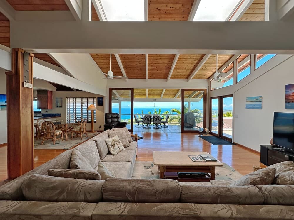 Home in Kailua-Kona · ★4.84 · 2 bedrooms · 5 beds · 2 baths - Photo 4