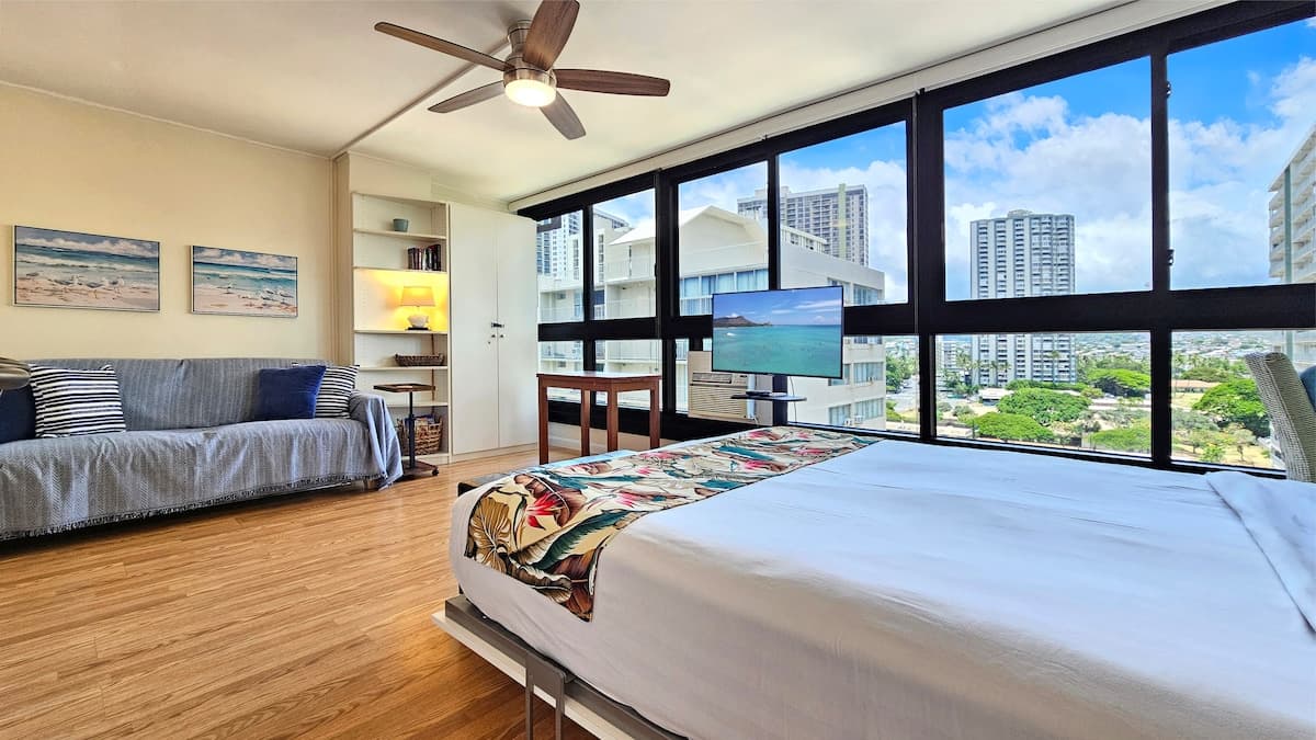 WG 922 | Queen Murphy Bed Studio w/Full Kitchen - Photo 1