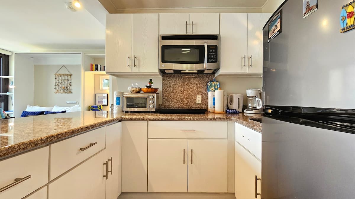 WG 922 | Queen Murphy Bed Studio w/Full Kitchen - Photo 5