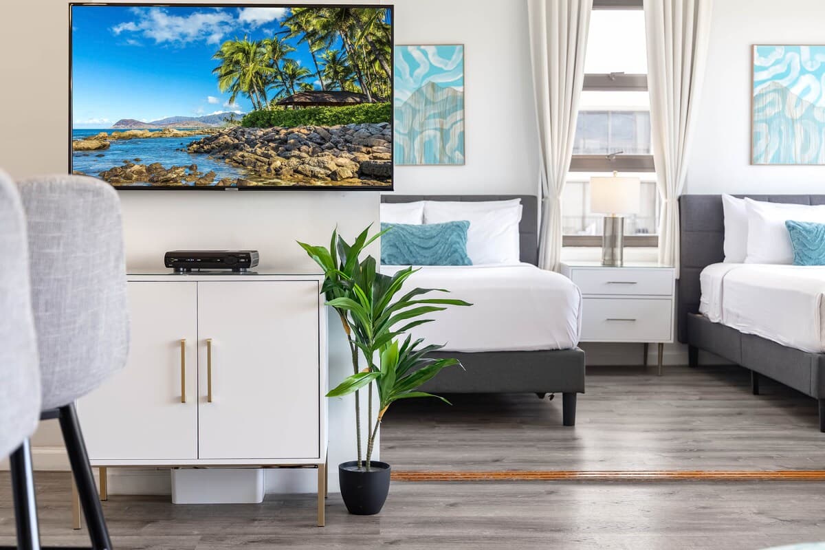 Condo in Honolulu · ★4.75 · 1 bedroom · 3 beds · 1 private bath - Photo 5