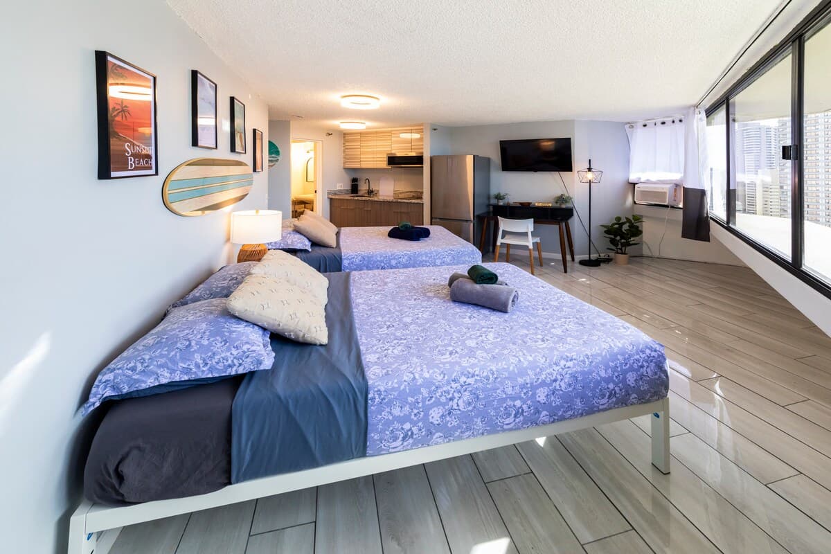 Condo in Honolulu · ★4.66 · 1 bedroom · 2 beds · 1 shared bath - Photo 5