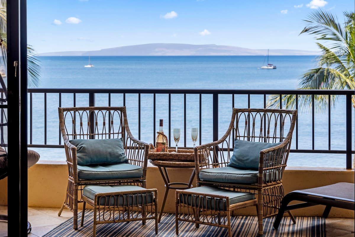 Condo in Kihei · ★4.96 · 1 bedroom · 2 beds · 1 private bath - Photo 2