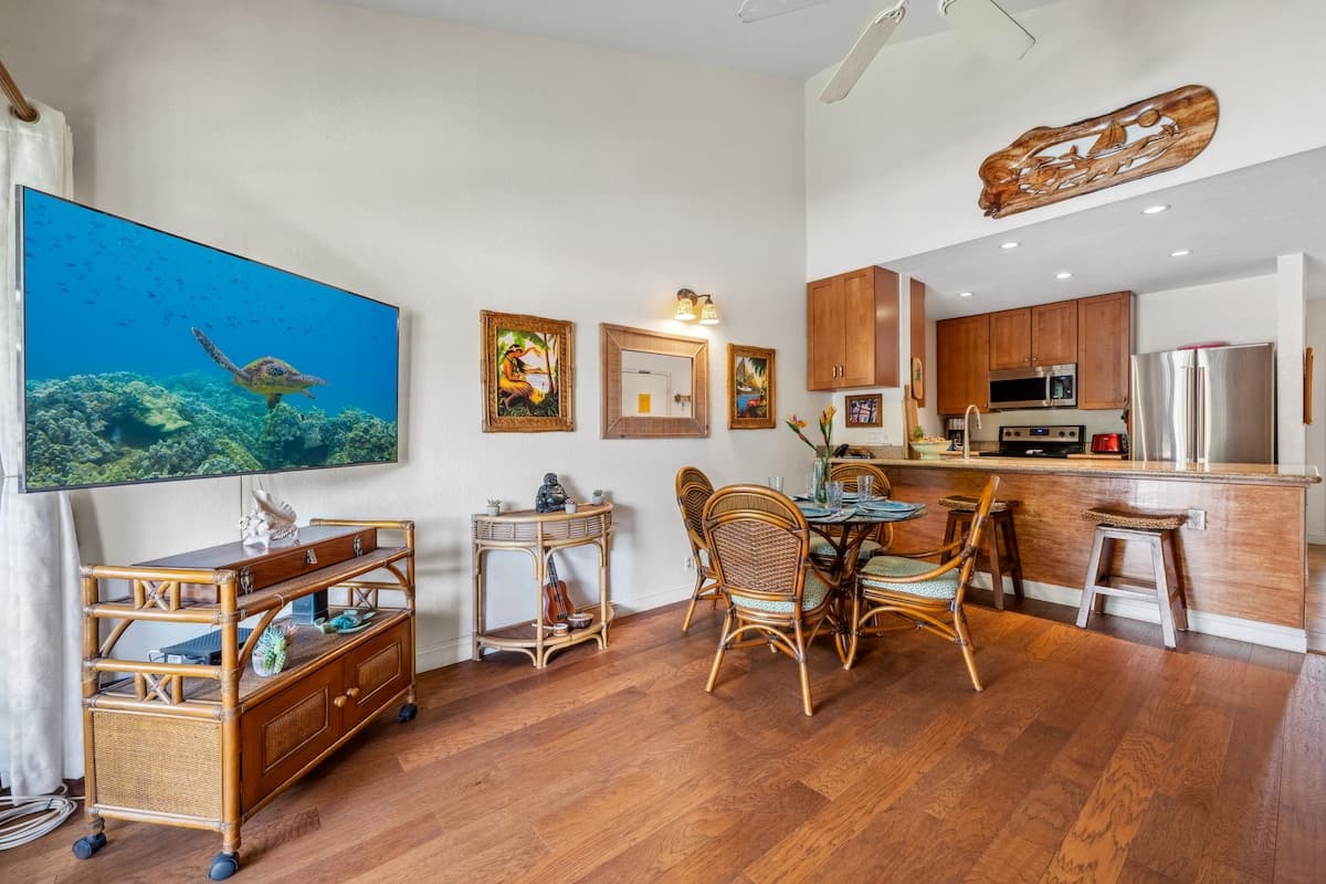 Condo in Kihei · ★4.96 · 2 bedrooms · 4 beds · 1 bath - Photo 3