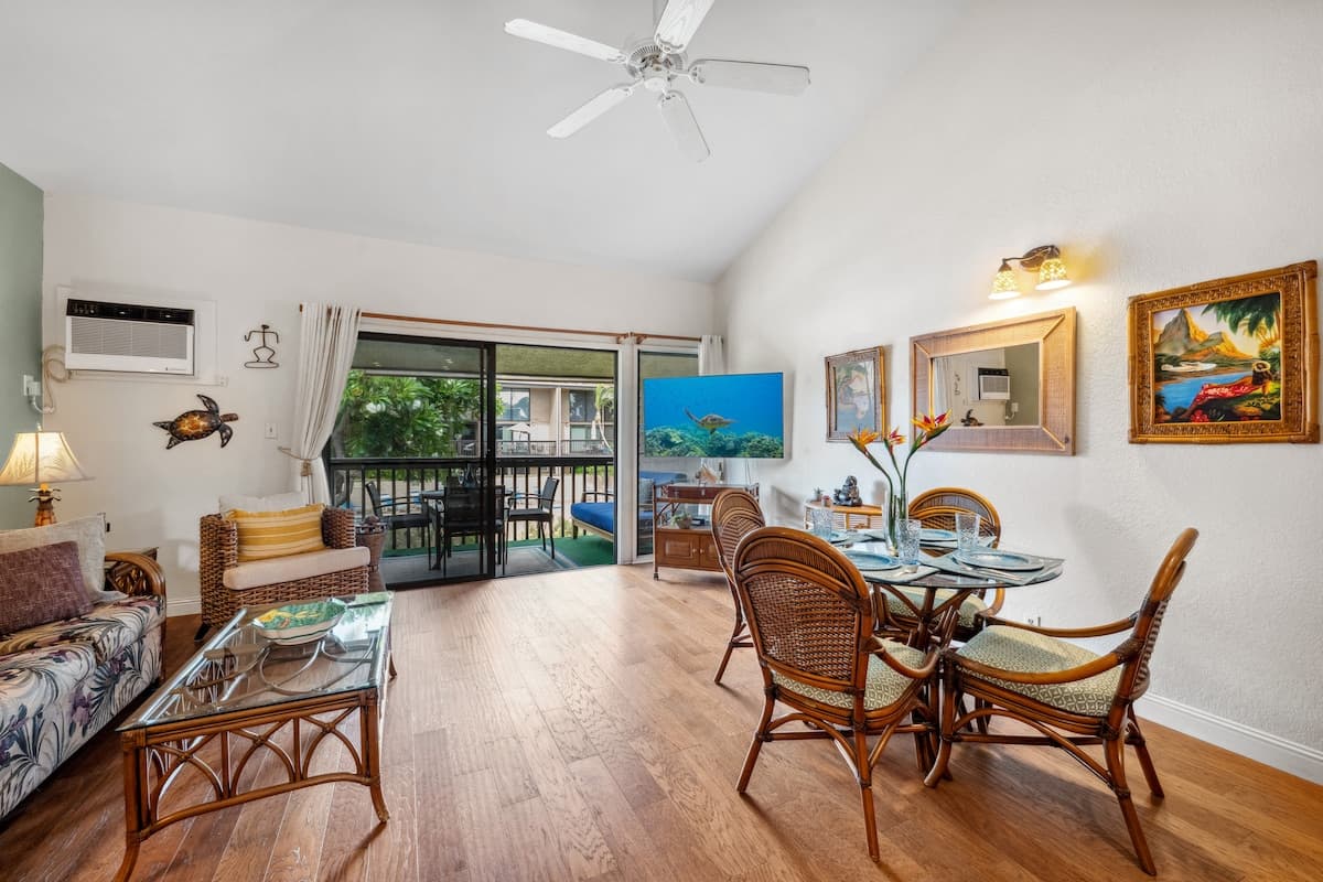 Condo in Kihei · ★4.96 · 2 bedrooms · 4 beds · 1 bath - Photo 2
