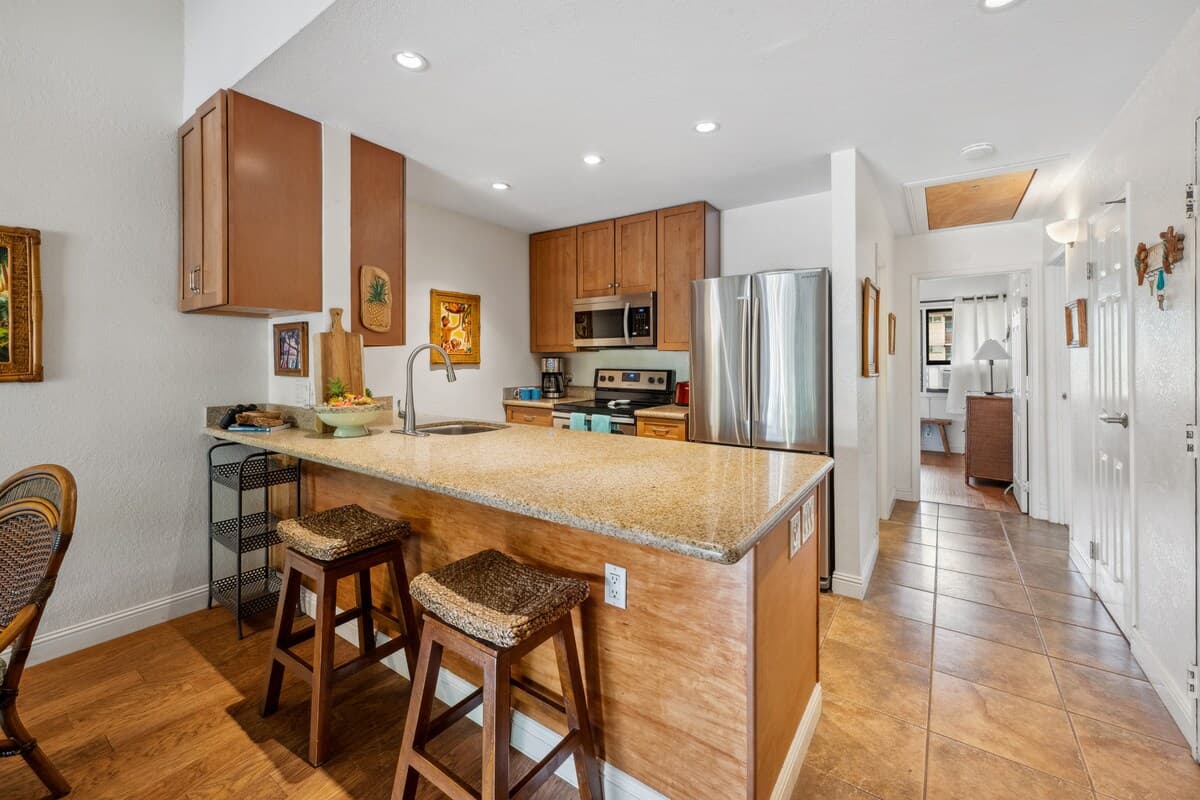 Condo in Kihei · ★4.96 · 2 bedrooms · 4 beds · 1 bath - Photo 5